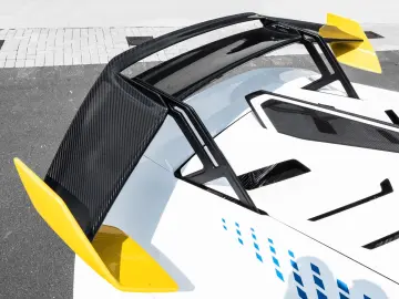 LAMBORGHINI Huracan STO Bianco Monocerus  Lifting System