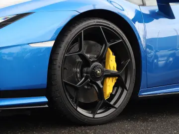 LAMBORGHINI Huracán Tecnica  LIFT CARBON KAMERA BÜGEL STYLE