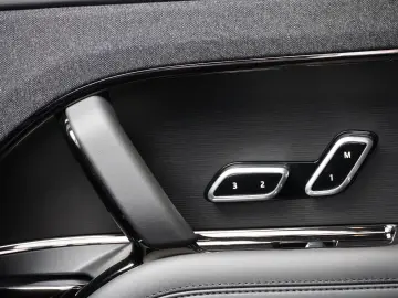 LAND ROVER Range Rover Sport D300 Dynamic HSE