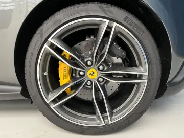 FERRARI 3.9 T V8 DCT