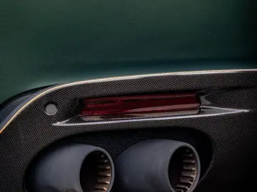 FERRARI Roma Garanti  Carbon-Paket  Exklusiv Mattgrün