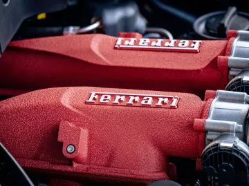 FERRARI Roma Garanti  Carbon-Paket  Exklusiv Mattgrün