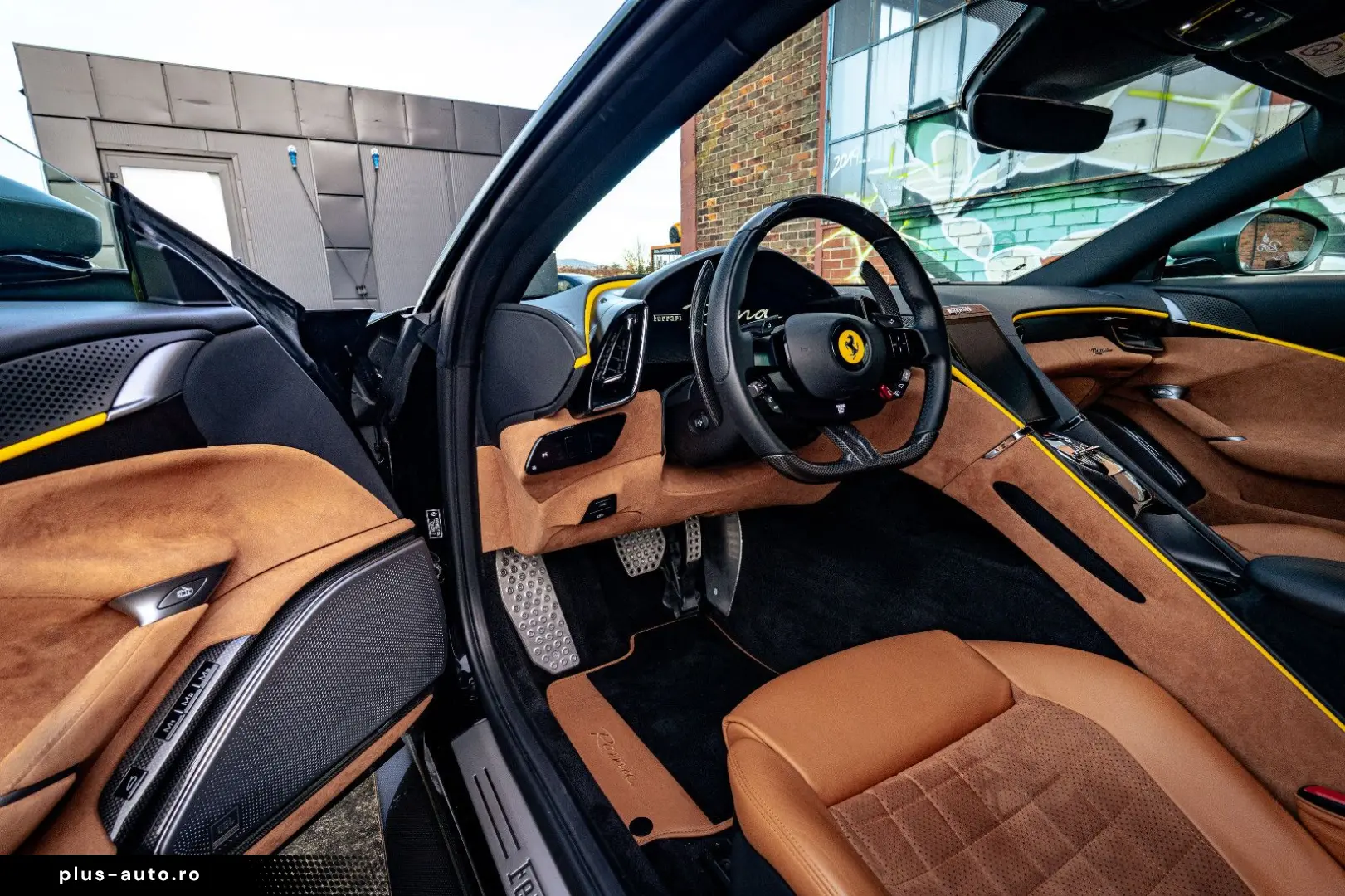 FERRARI Roma Garanti  Carbon-Paket  Exklusiv Mattgrün