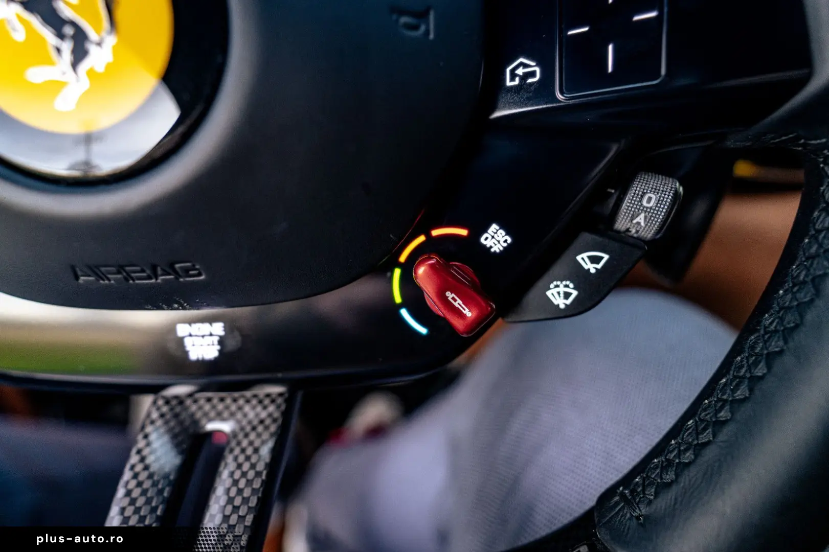 FERRARI Roma Garanti  Carbon-Paket  Exklusiv Mattgrün