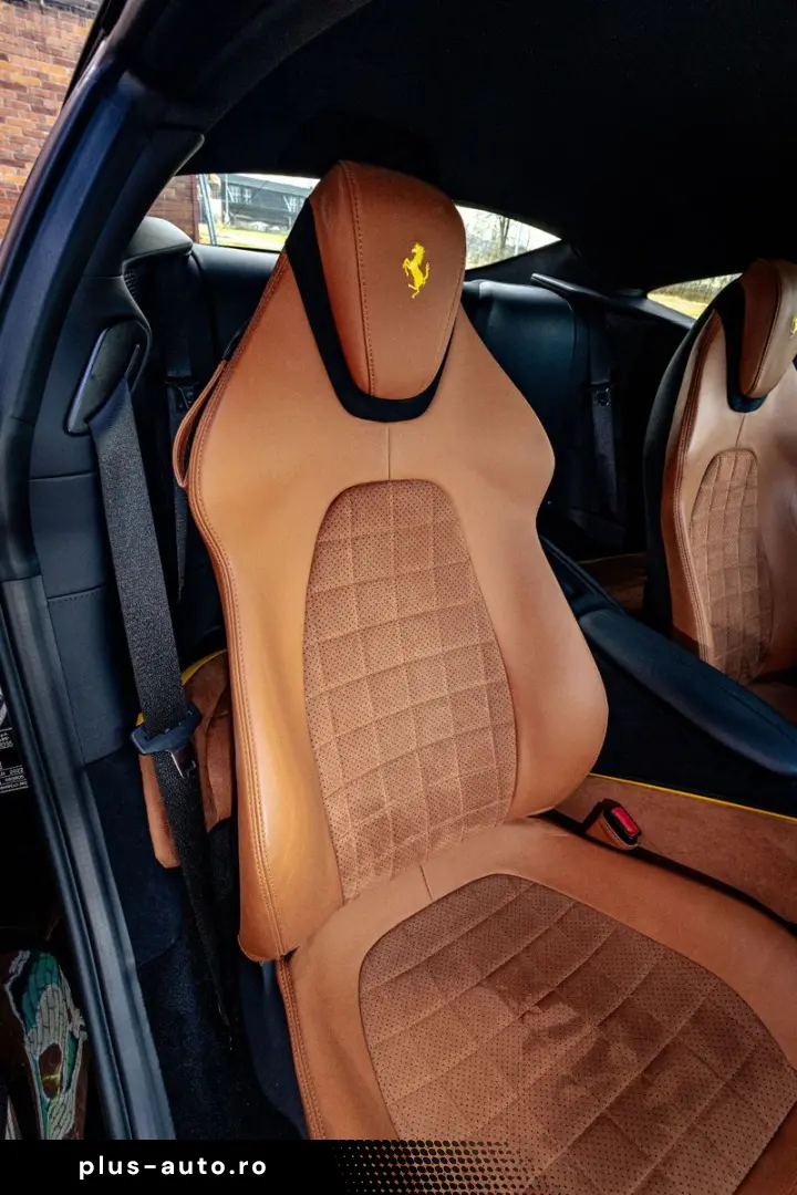 FERRARI Roma Garanti  Carbon-Paket  Exklusiv Mattgrün