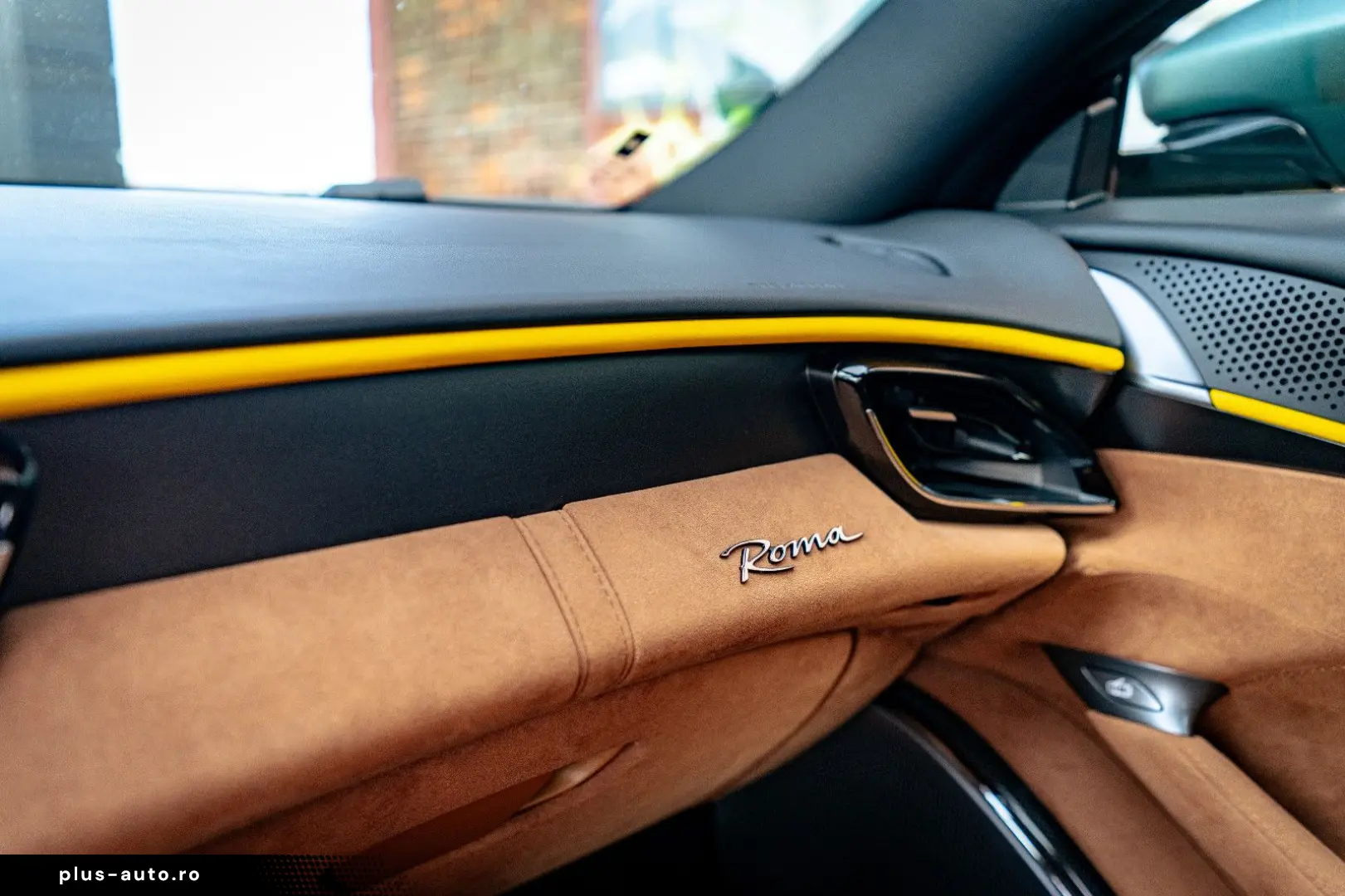 FERRARI Roma Garanti  Carbon-Paket  Exklusiv Mattgrün