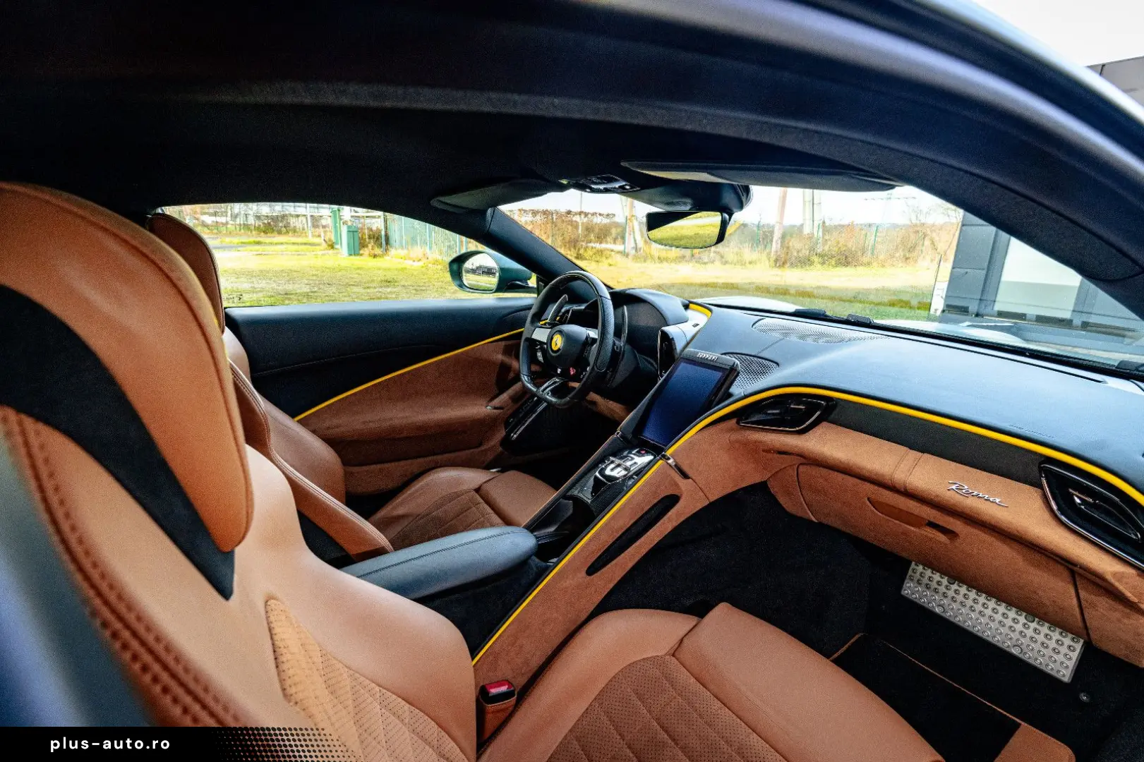 FERRARI Roma Garanti  Carbon-Paket  Exklusiv Mattgrün