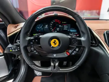 FERRARI Roma 3.9 T V8 DCT