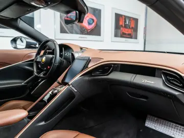 FERRARI Roma 3.9 T V8 DCT