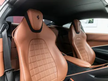 FERRARI Roma 3.9 T V8 DCT