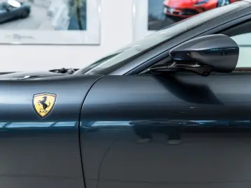 FERRARI Roma 3.9 T V8 DCT