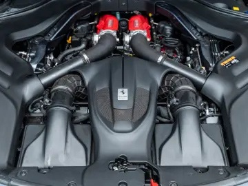 FERRARI Roma 3.9 T V8 DCT