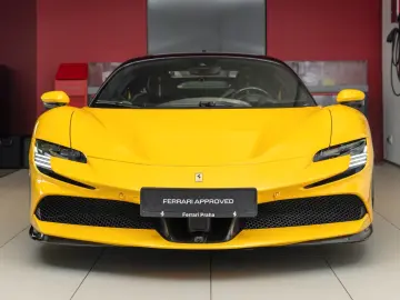 FERRARI SF90 Stradale
