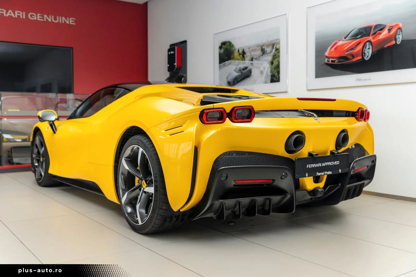 FERRARI SF90 Stradale