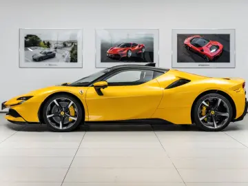 FERRARI SF90 Stradale