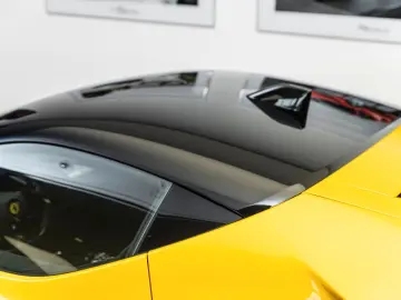 FERRARI SF90 Stradale