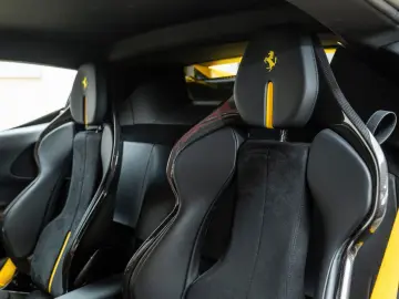 FERRARI SF90 Stradale