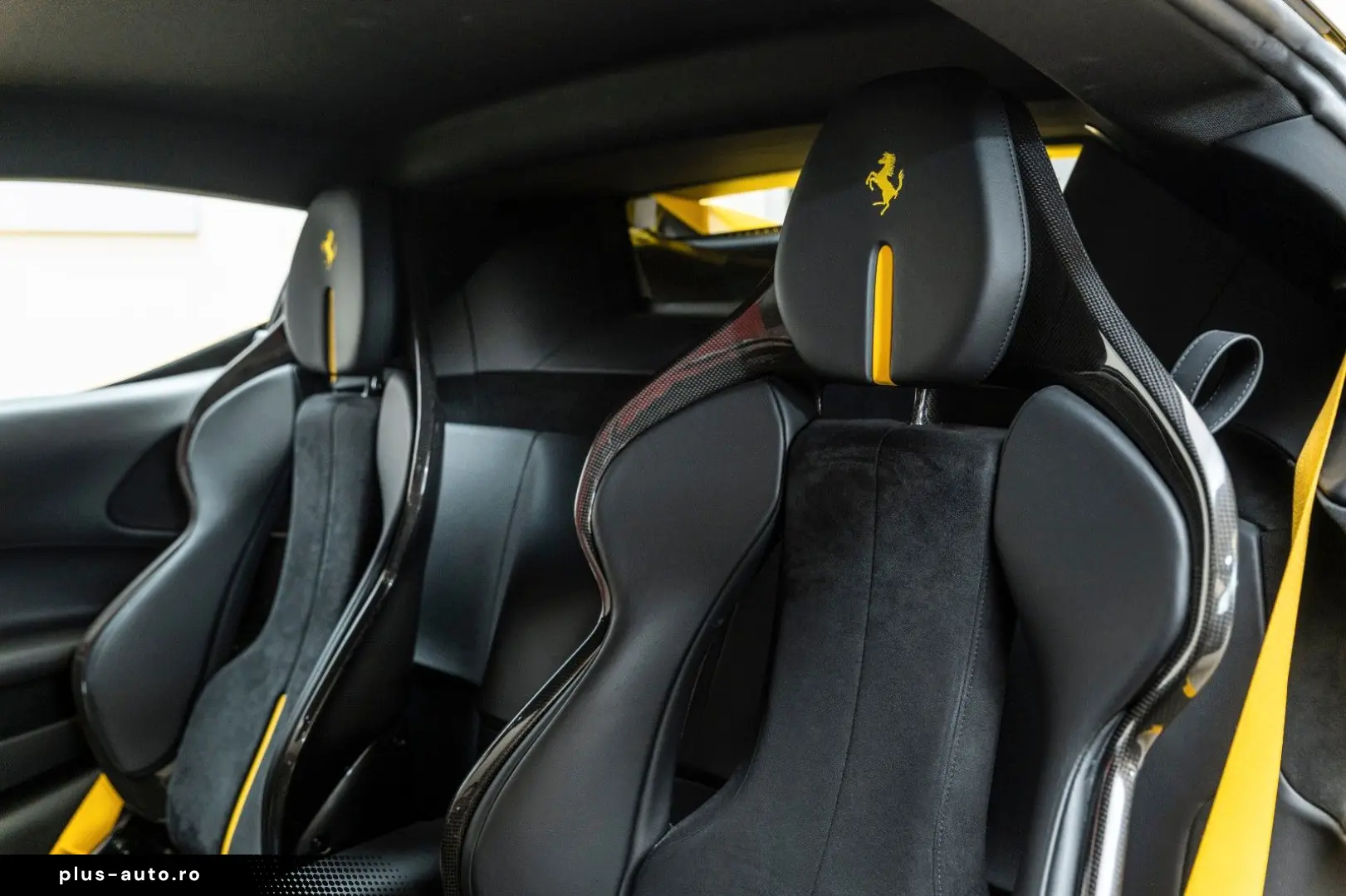 FERRARI SF90 Stradale