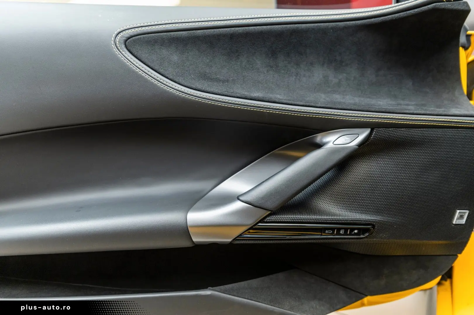 FERRARI SF90 Stradale