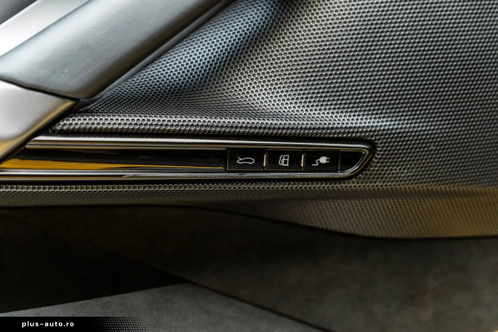 FERRARI SF90 Stradale