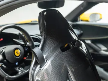 FERRARI SF90 Stradale