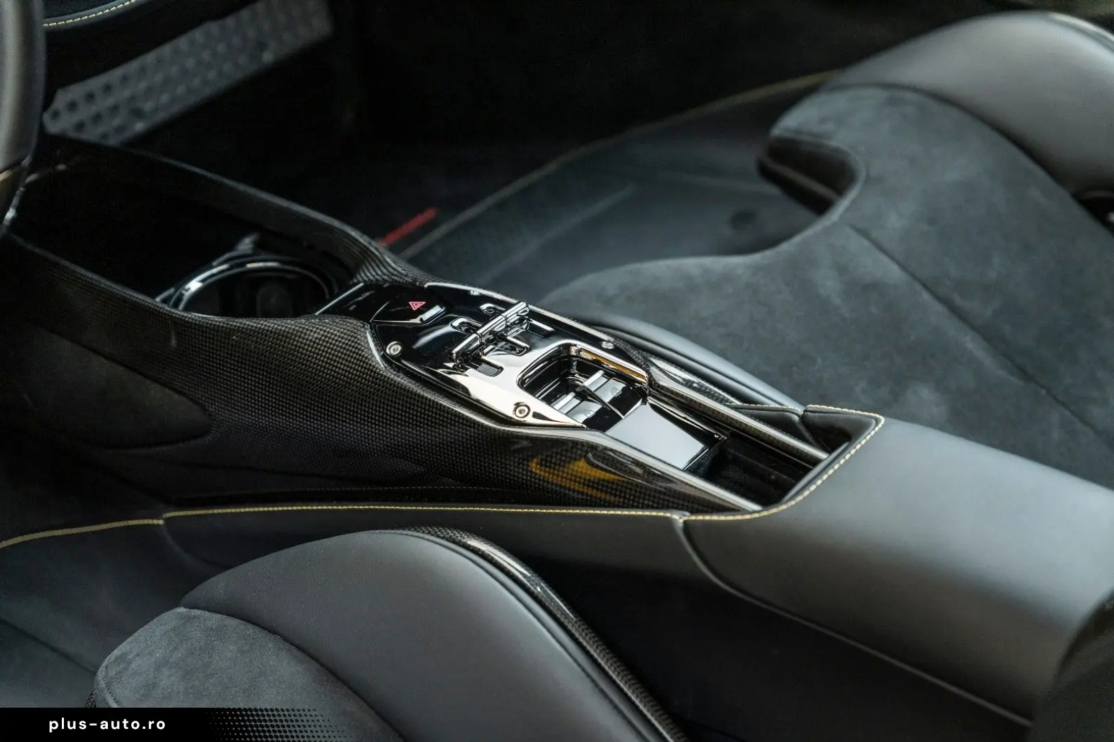 FERRARI SF90 Stradale