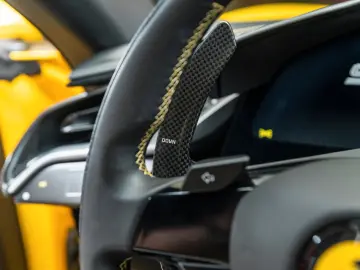 FERRARI SF90 Stradale