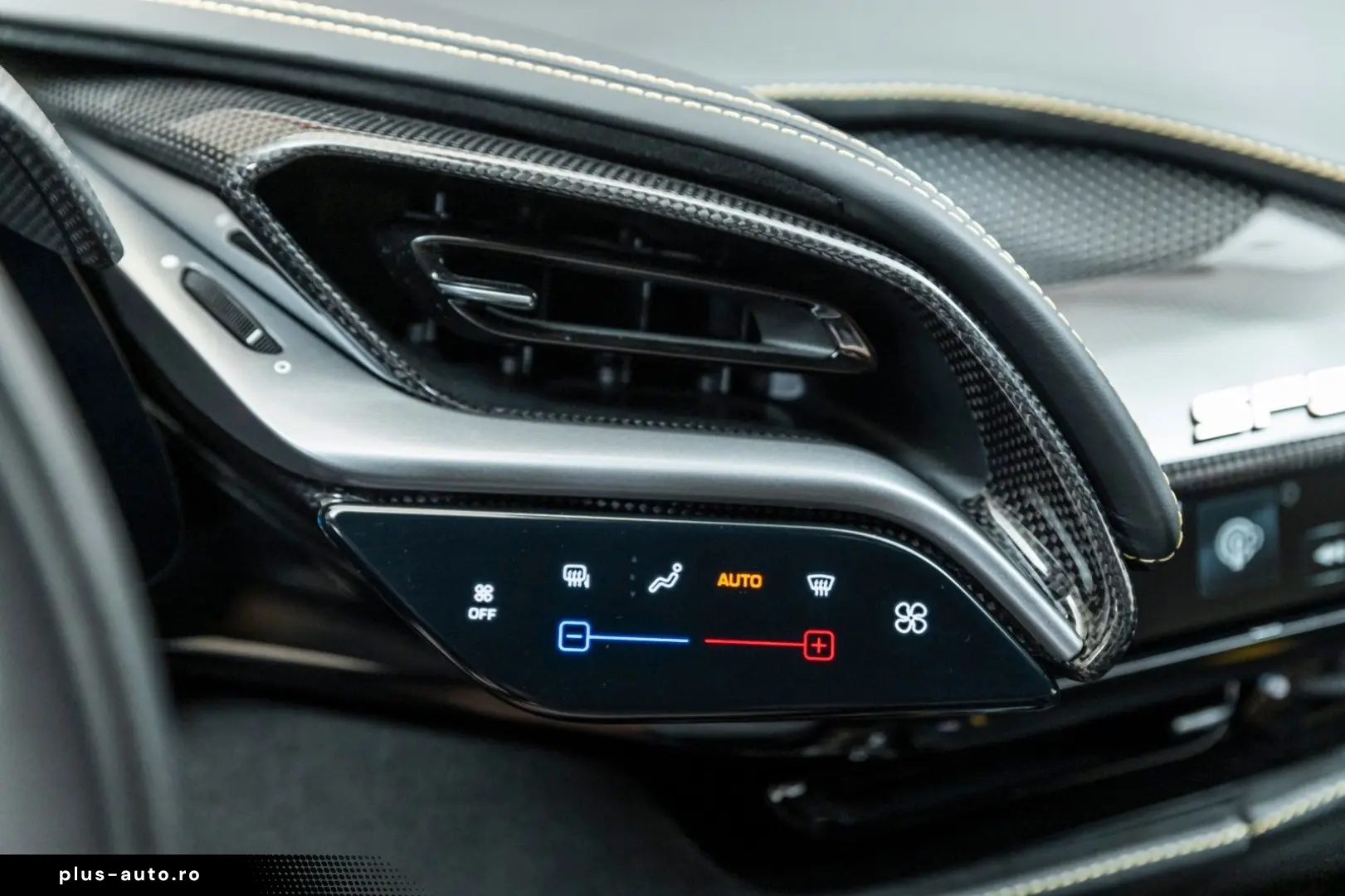 FERRARI SF90 Stradale