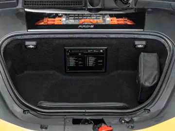 FERRARI SF90 Stradale