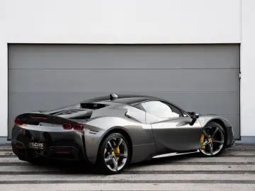 FERRARI SF90 FIORANO PACK   VOLL   CARBON