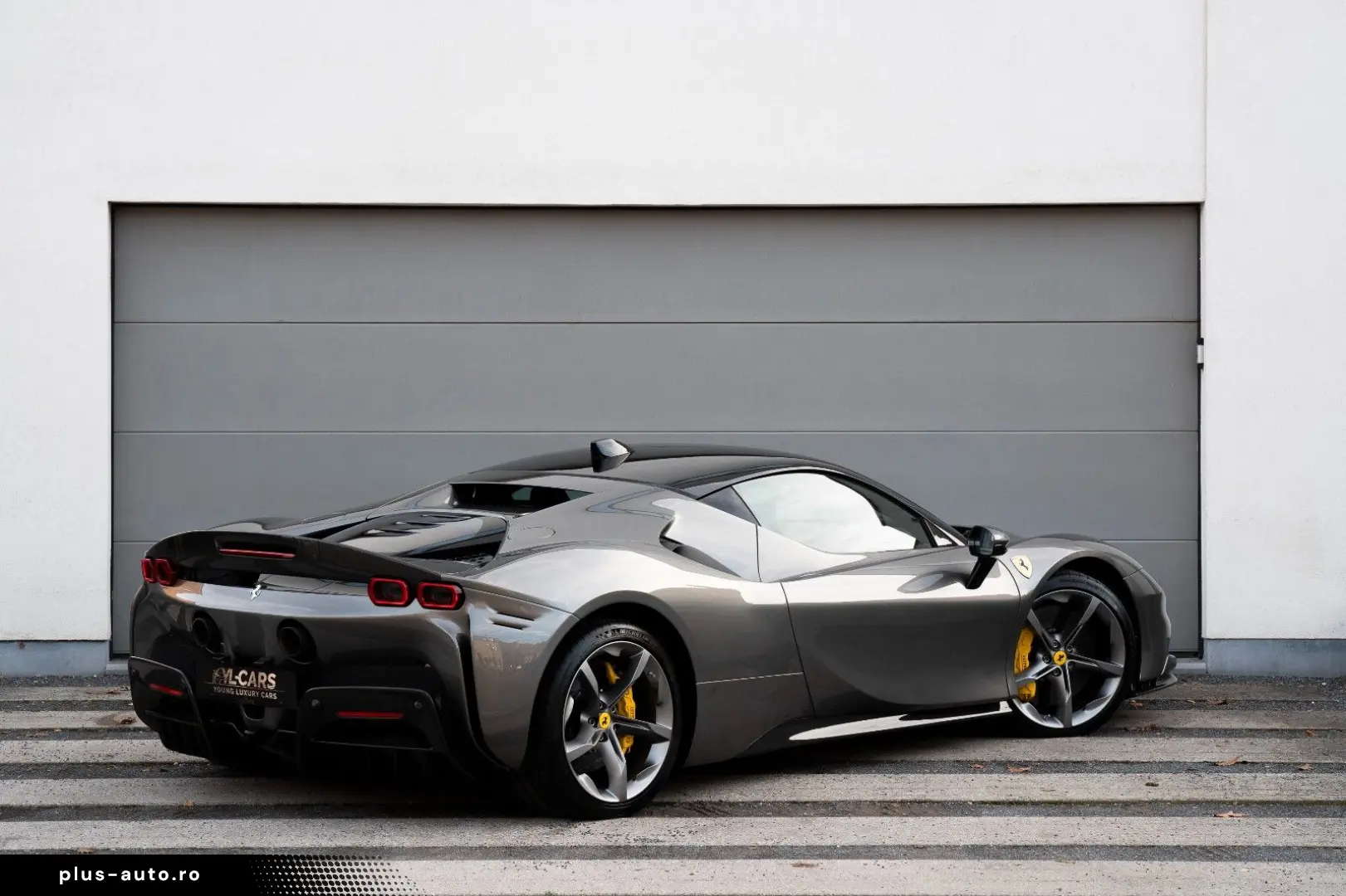 FERRARI SF90 FIORANO PACK   VOLL   CARBON