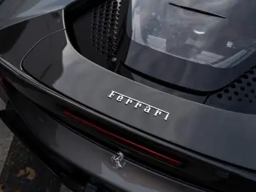 FERRARI SF90 FIORANO PACK   VOLL   CARBON