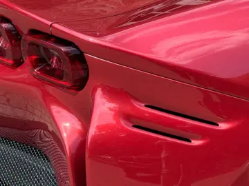 FERRARI SF90 Stradala LIFT  CARBON  Rosso Fiorano