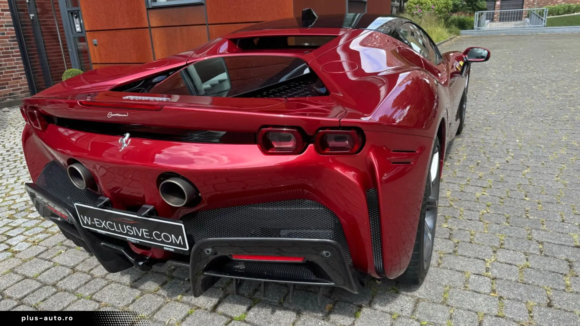 FERRARI SF90 Stradala LIFT  CARBON  Rosso Fiorano