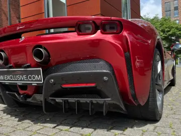 FERRARI SF90 Stradala LIFT  CARBON  Rosso Fiorano