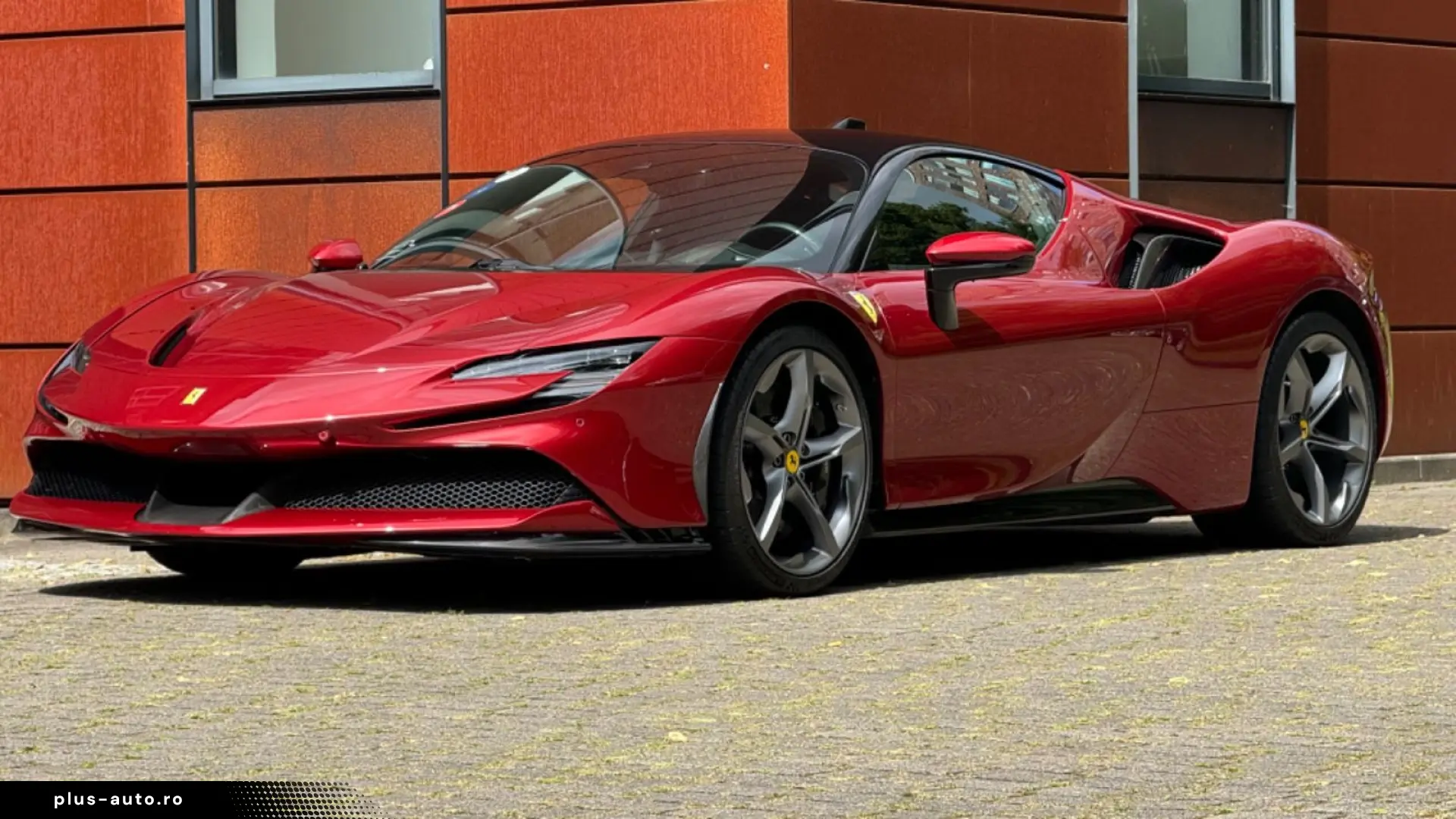 FERRARI SF90 Stradala LIFT  CARBON  Rosso Fiorano