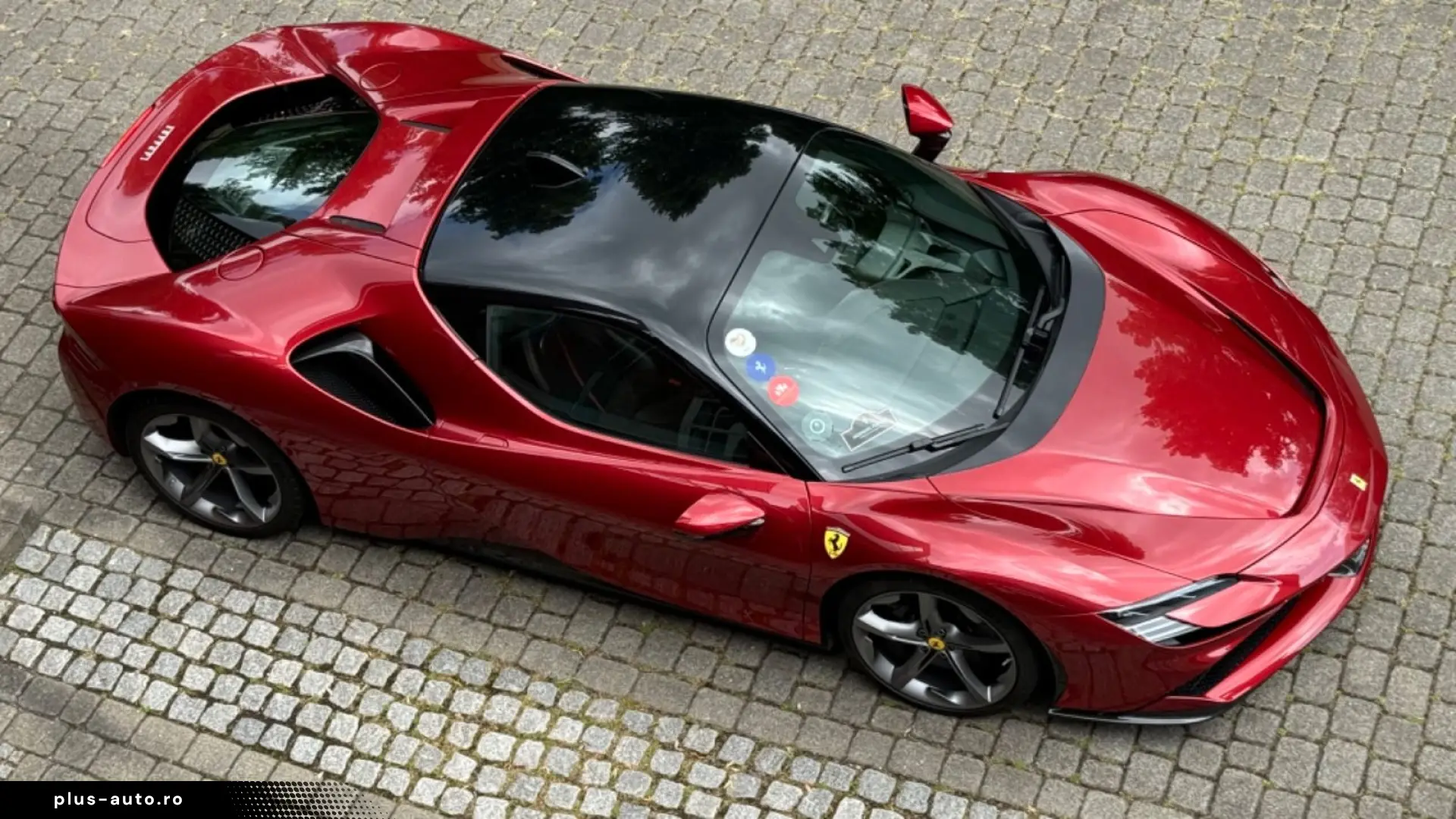 FERRARI SF90 Stradala LIFT  CARBON  Rosso Fiorano