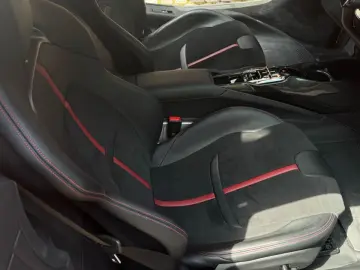 FERRARI SF90 Stradala LIFT  CARBON  Rosso Fiorano