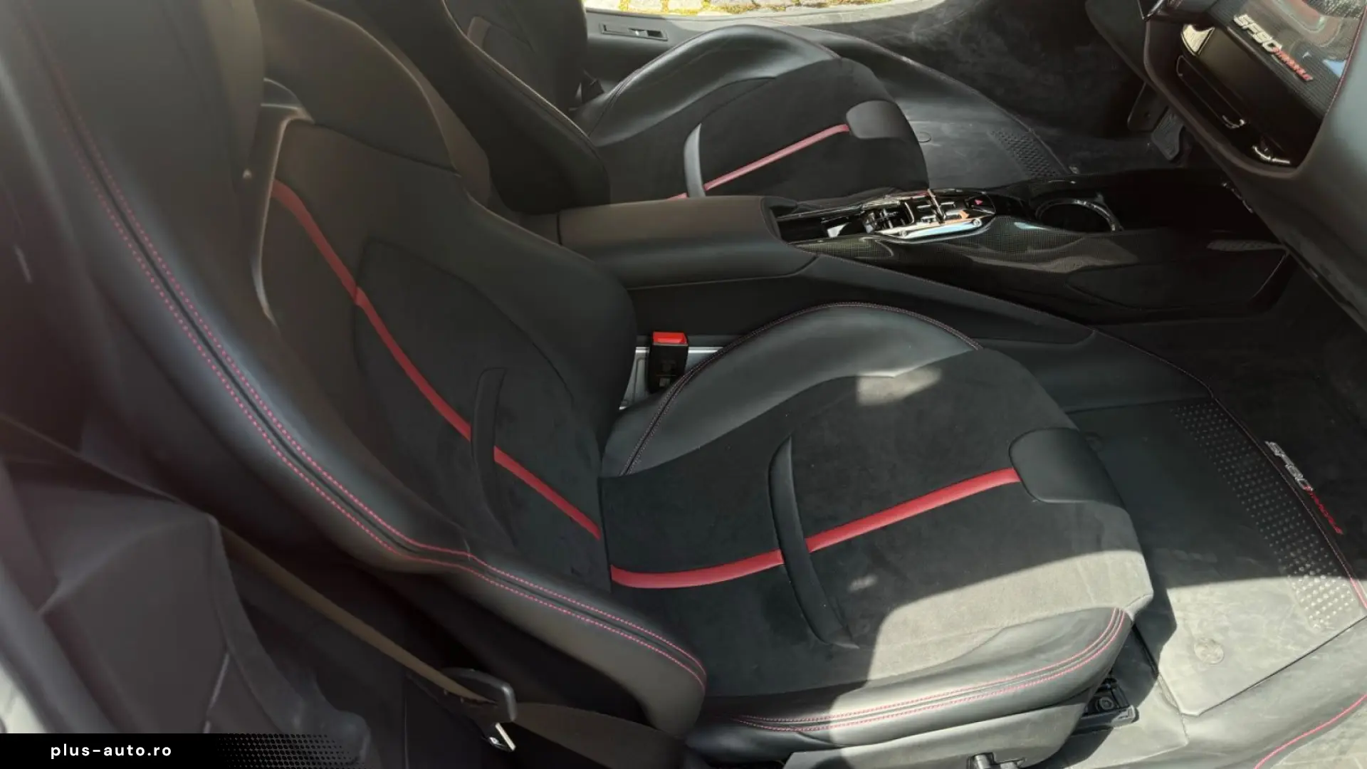 FERRARI SF90 Stradala LIFT  CARBON  Rosso Fiorano