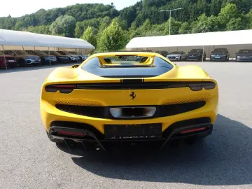 FERRARI 296 GTS Karbon Lift JBL Surround View Garantie