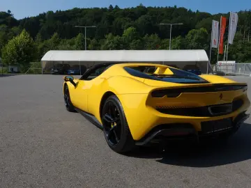 FERRARI 296 GTS Karbon Lift JBL Surround View Garantie