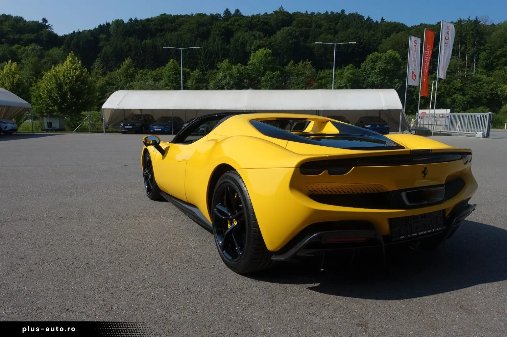 FERRARI 296 GTS Karbon Lift JBL Surround View Garantie