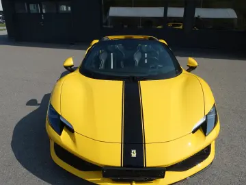 FERRARI 296 GTS Karbon Lift JBL Surround View Garantie