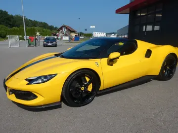 FERRARI 296 GTS Karbon Lift JBL Surround View Garantie