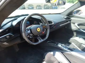 FERRARI 296 GTS Karbon Lift JBL Surround View Garantie