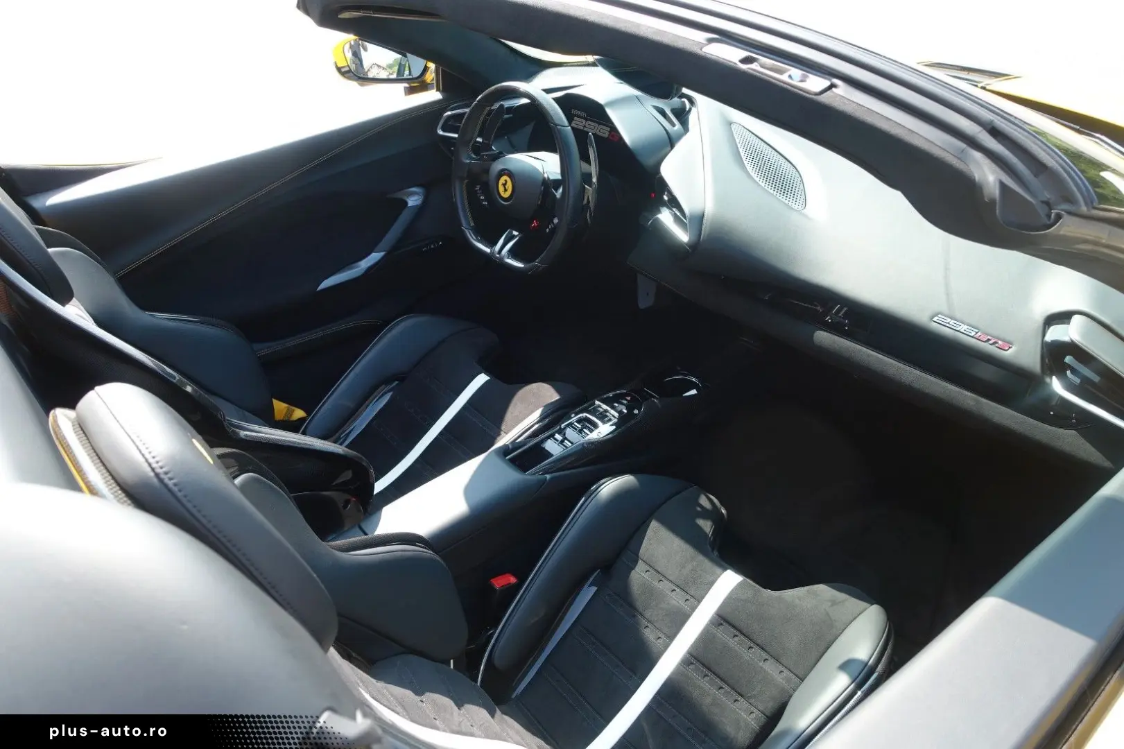 FERRARI 296 GTS Karbon Lift JBL Surround View Garantie