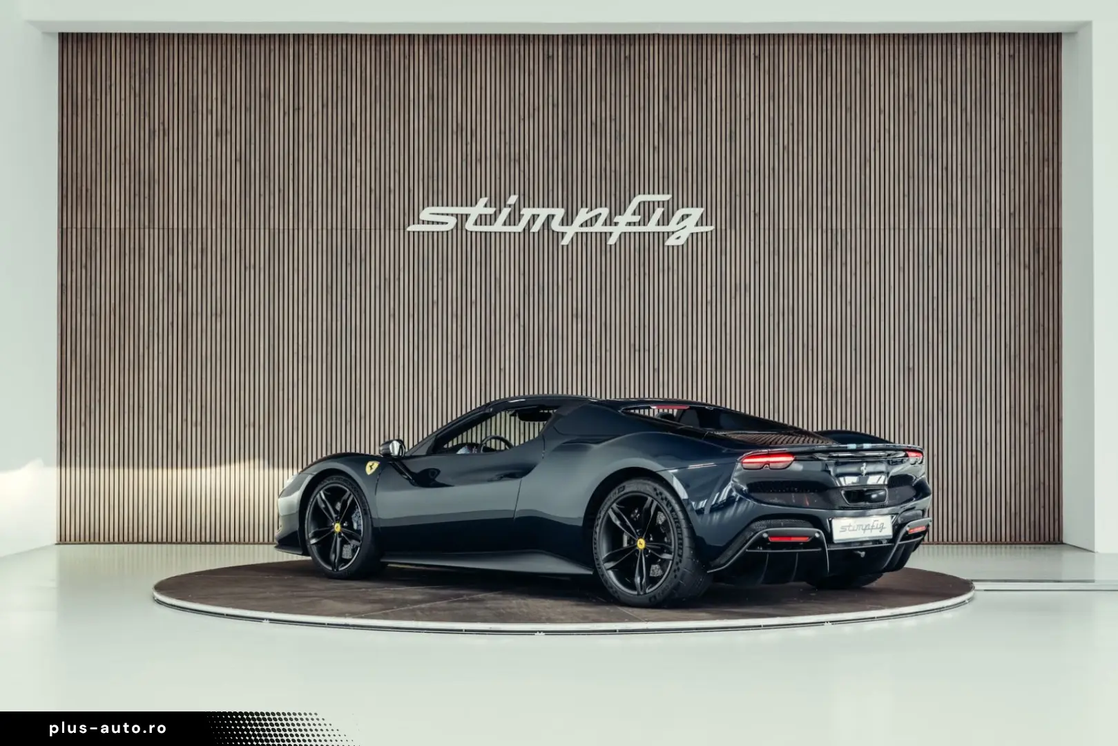 FERRARI 296 GTS  Lift  Blu Pozzi  einlackierte Streifen