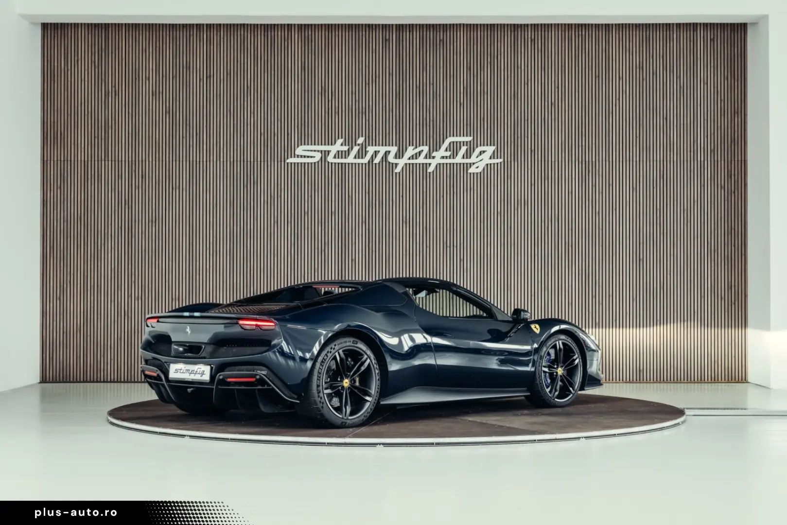 FERRARI 296 GTS  Lift  Blu Pozzi  einlackierte Streifen