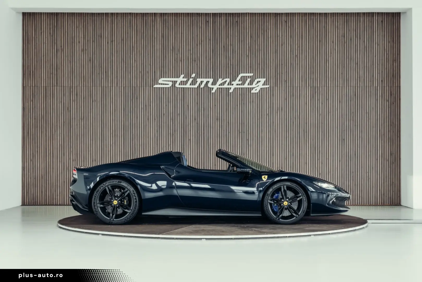 FERRARI 296 GTS  Lift  Blu Pozzi  einlackierte Streifen