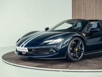 FERRARI 296 GTS  Lift  Blu Pozzi  einlackierte Streifen